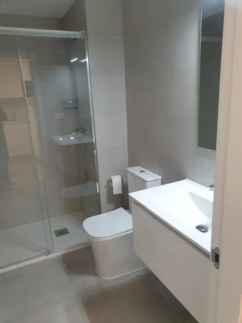 Badezimmer von Wohnungen zur Miete in  Murcia Capital mit Klimaanlage