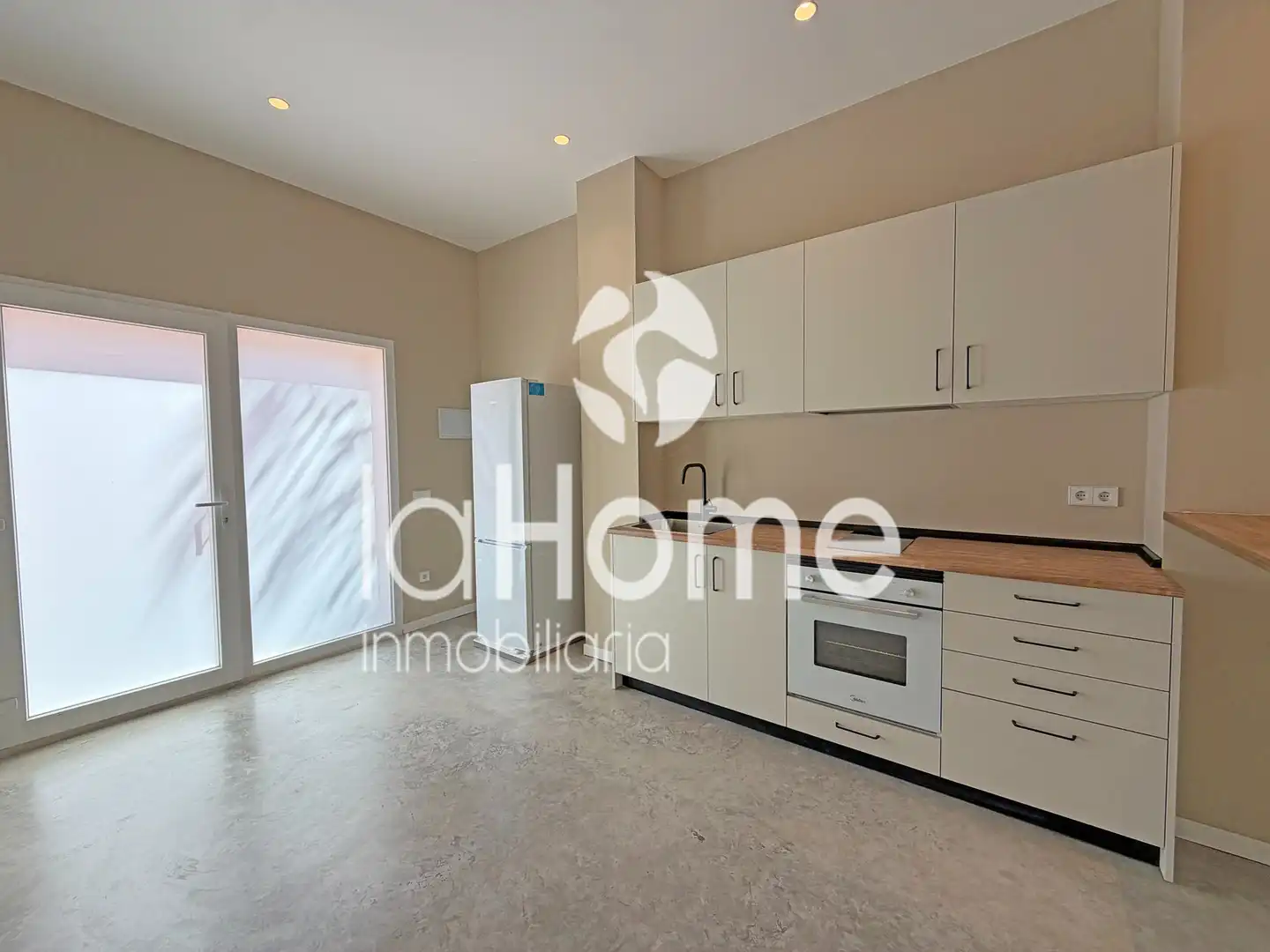 Küche von Loft zum Verkauf in Paterna mit Ofen