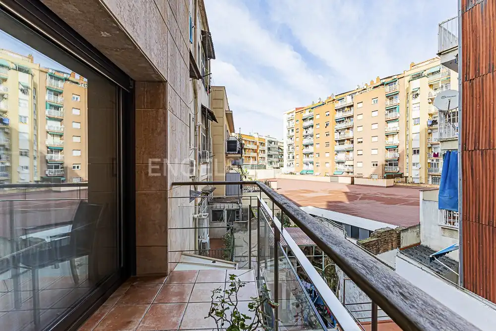 Terrassa de Casa adosada en venda en Barcelona amb Aire condicionat, Calefacció i Jardí privat
