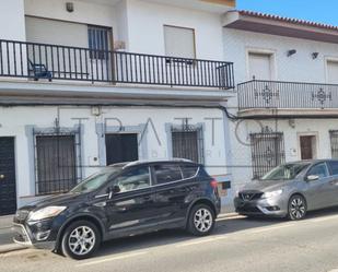 Vista exterior de Casa o xalet en venda en San Bartolomé de la Torre