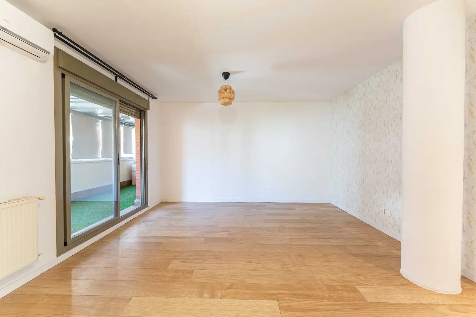 Living room of Flat for sale in Leganés  with Air Conditioner, Heating and Storage room