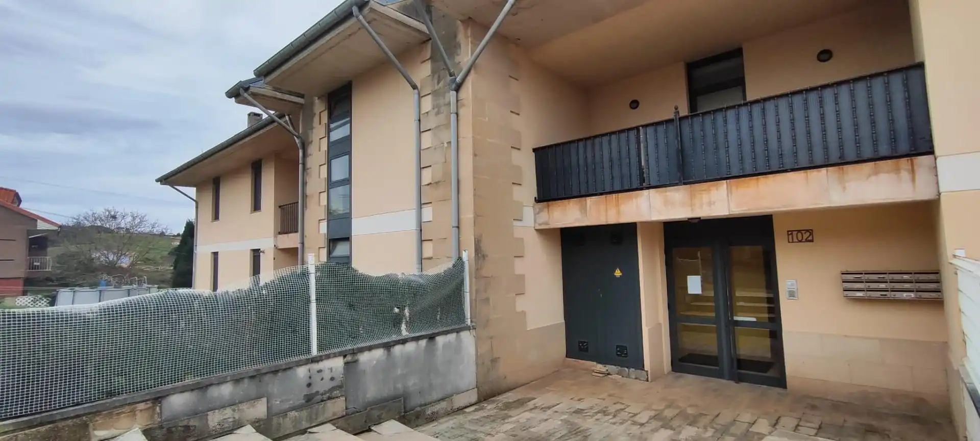 Vista exterior de Ático en venta en Miengo con Calefacción, Trastero y Balcón