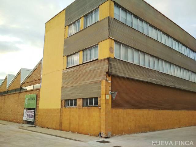 Local comercial en Alquiler en ALCALDE MARTIN COBOS en Villafría - La Ventilla - Castañares