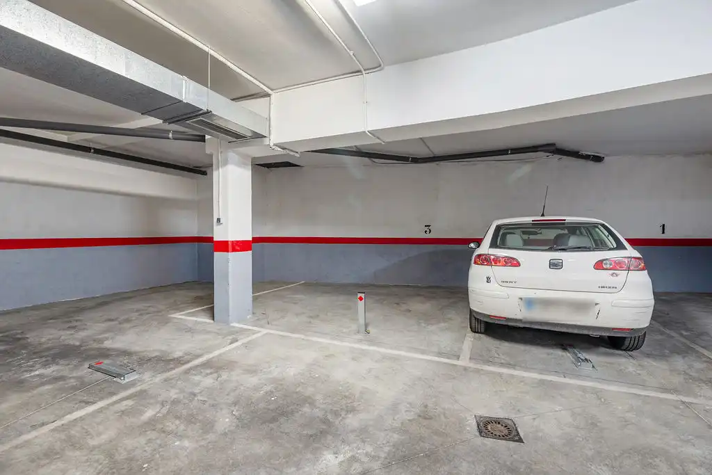 Parking avec ascenseur à vendre à Eugenio Serrano, imagen 3
