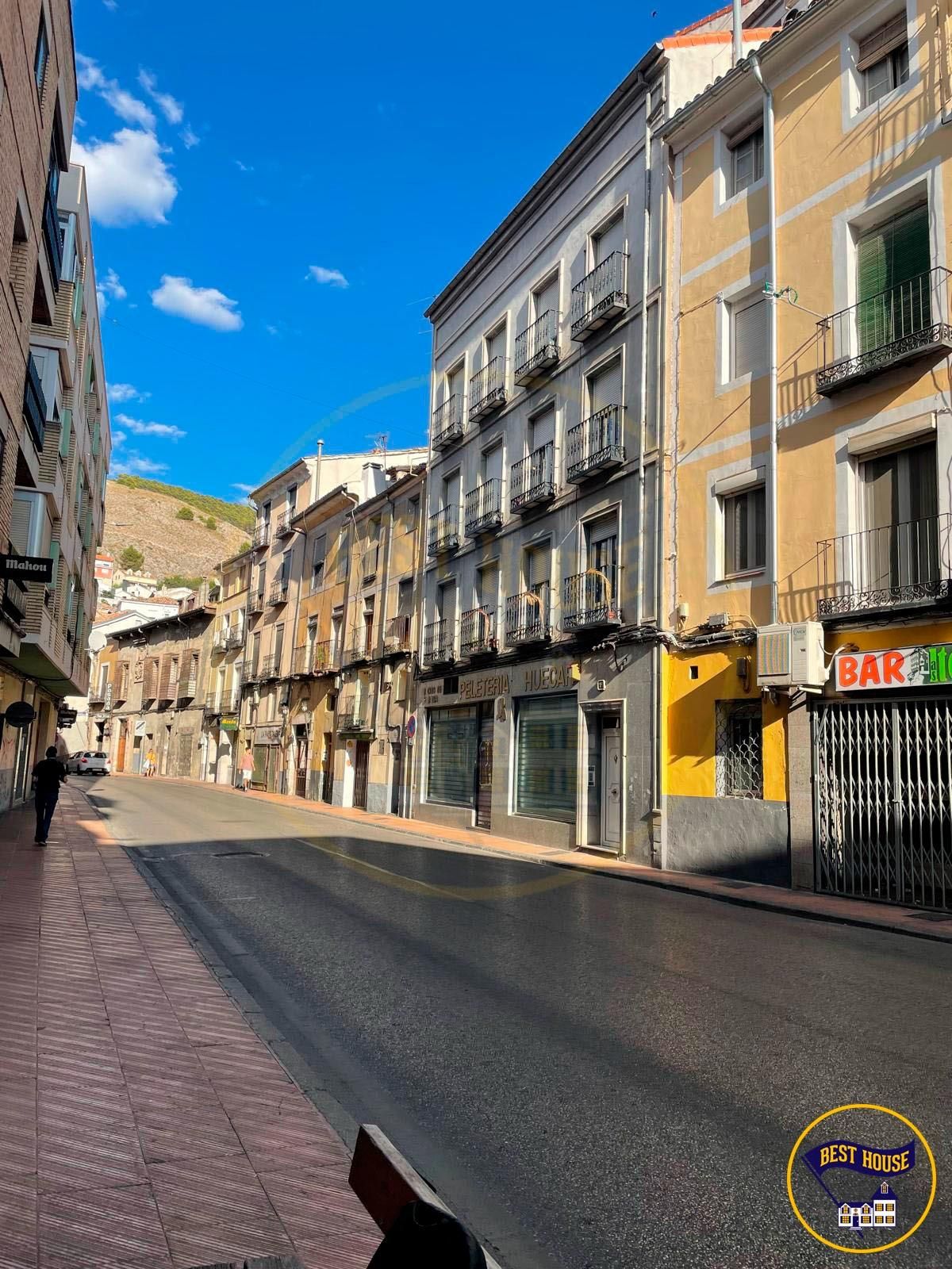 Vista exterior de Piso en venta en Cuenca Capital con Calefacción