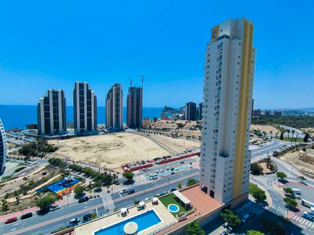 Piso en Venta en Calle Presidente Adolfo Suárez en Via Parque