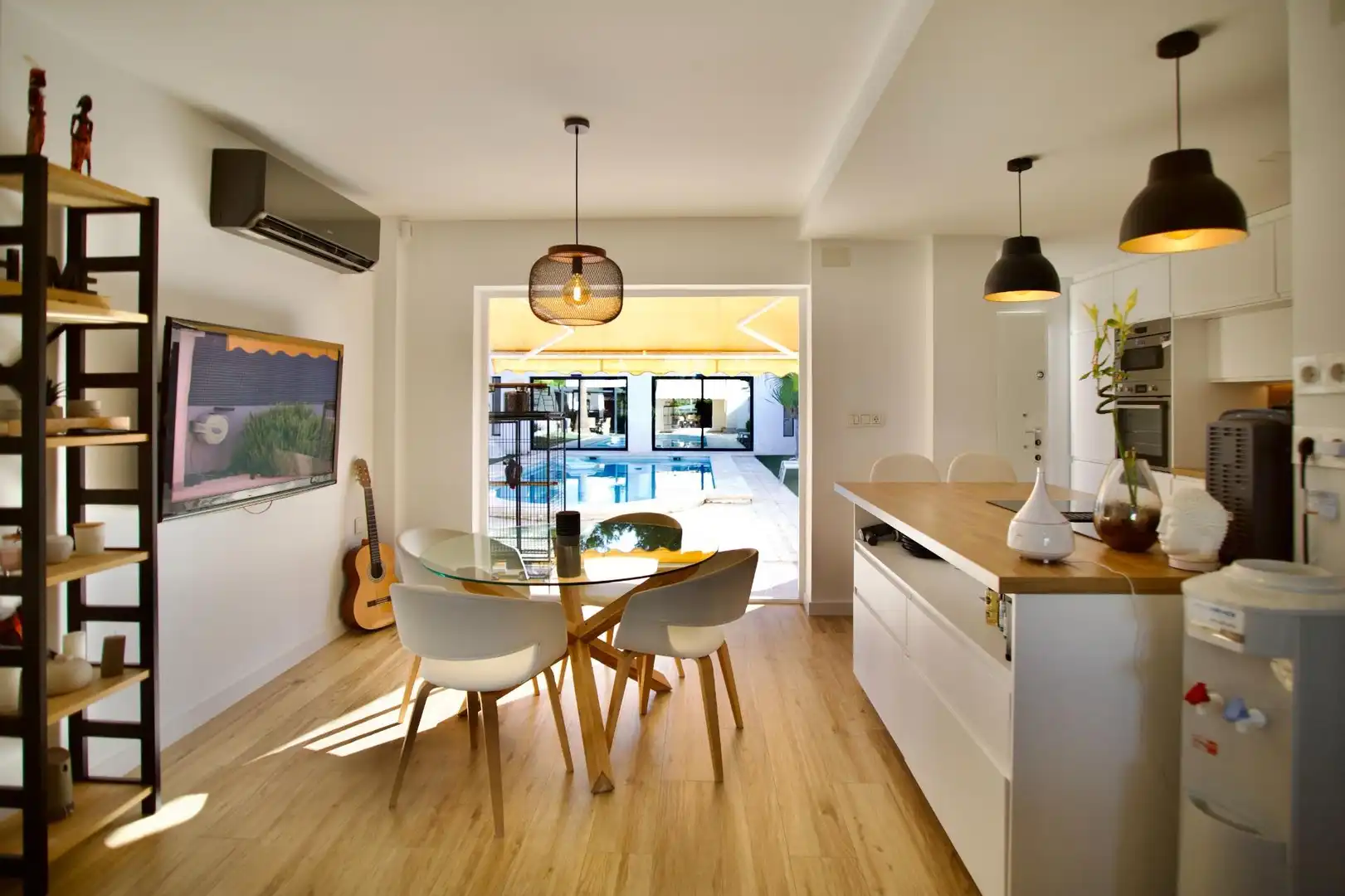 Dining room of Detached homes for sale in Monforte del Cid  with Air Conditioner, Private garden and Parquet flooring