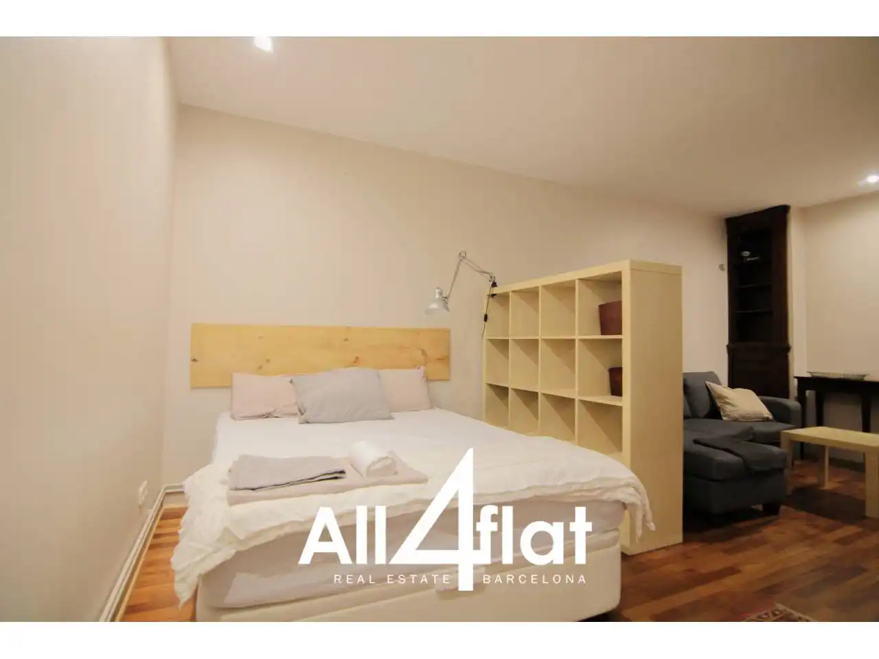 Schlafzimmer von Wohnung zur Miete in Barcelona mit Heizung, Parkett und Abstellraum