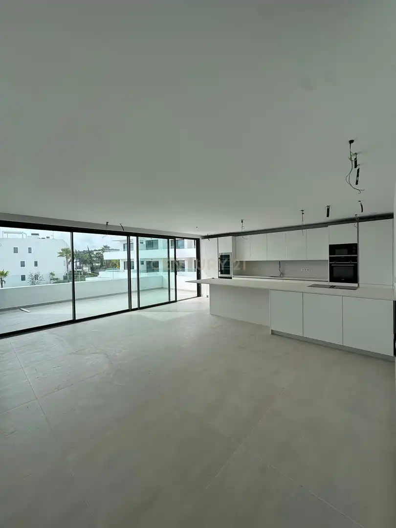 Apartamento con terraza en venta en Urbanizacion Sup, 1H, 29693, Málaga, Spain, imagen 2