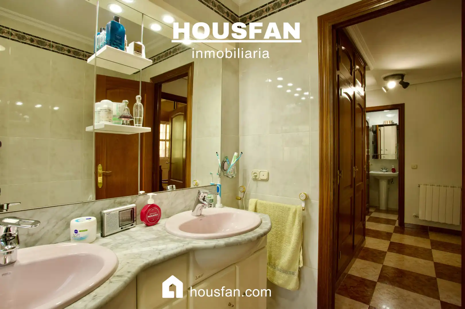 Bathroom of Houses for sale in Cáceres  with Air Conditioner, Heating and Private garden