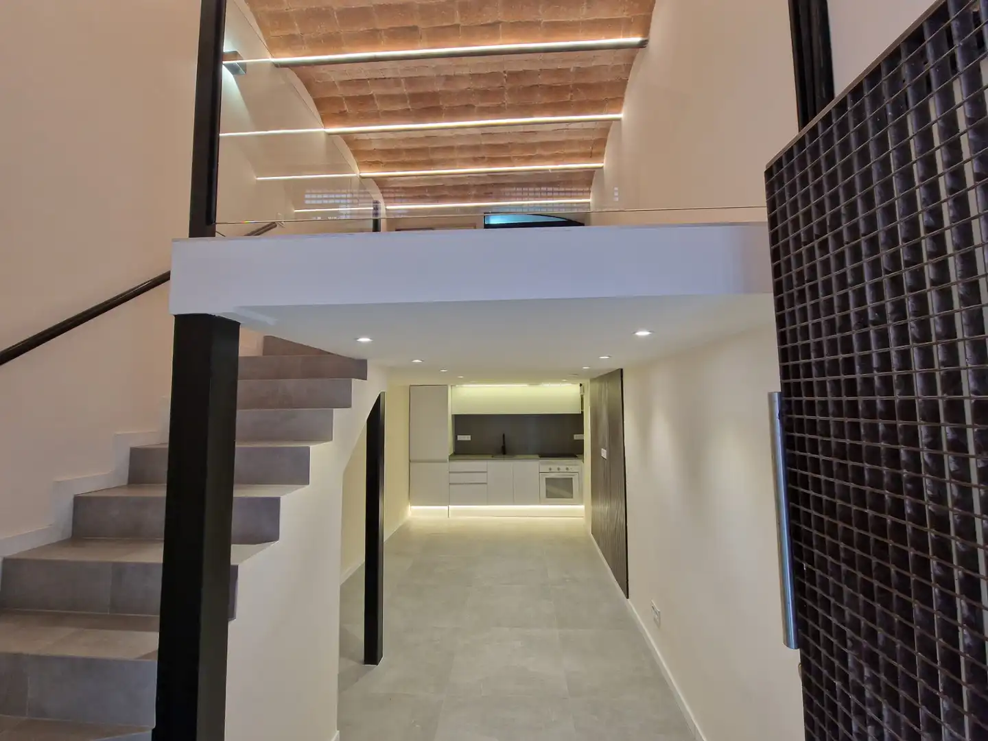 Study for sale in Barcelona  with Oven and Alarm