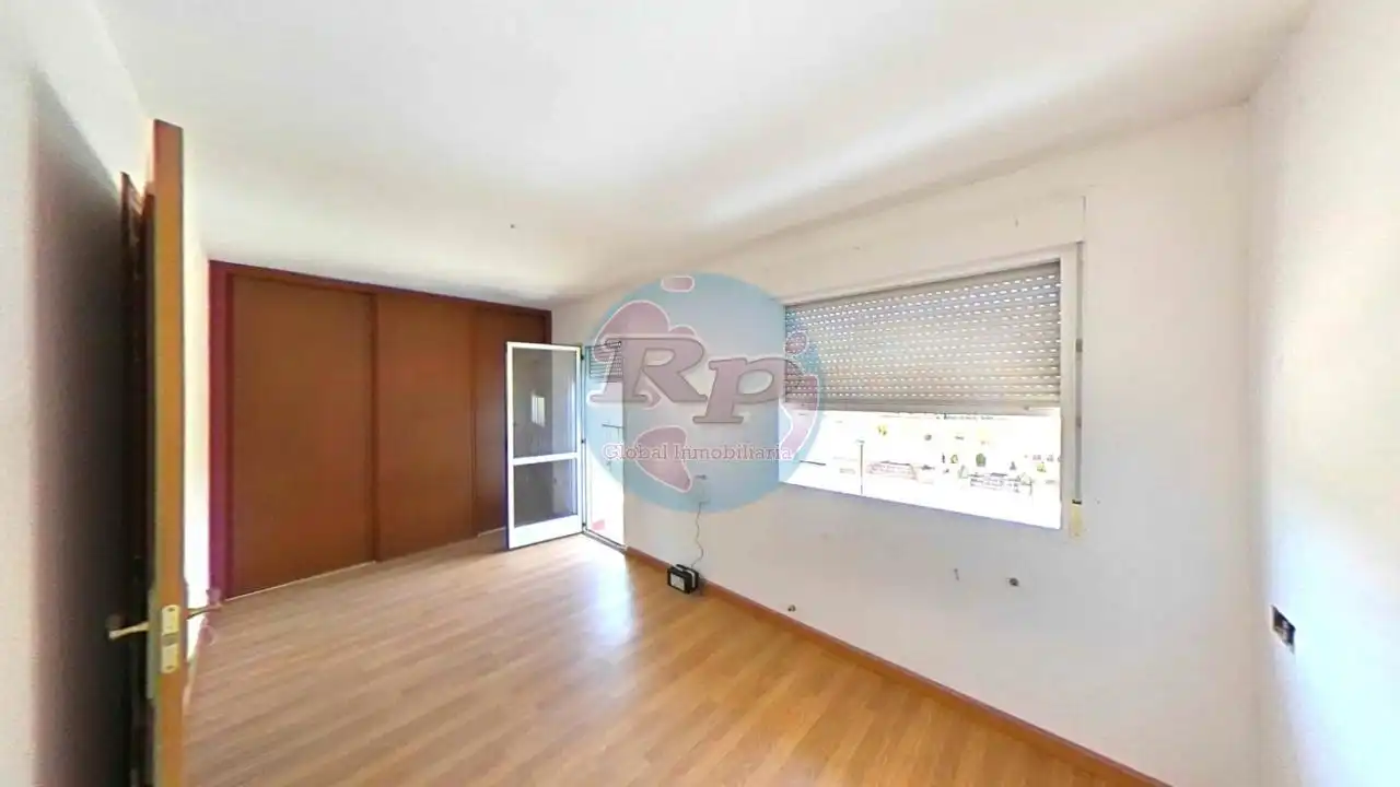 Bedroom of Detached homes for sale in Congosto  with Heating, Private garden and Parquet flooring