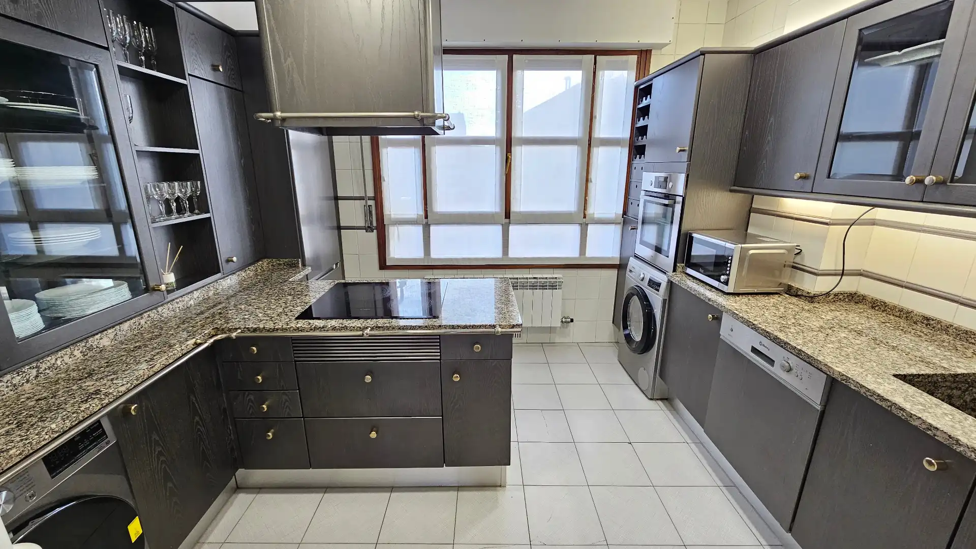 Cocina de Piso en venta en Vitoria - Gasteiz con Calefacción, Amueblado y Horno