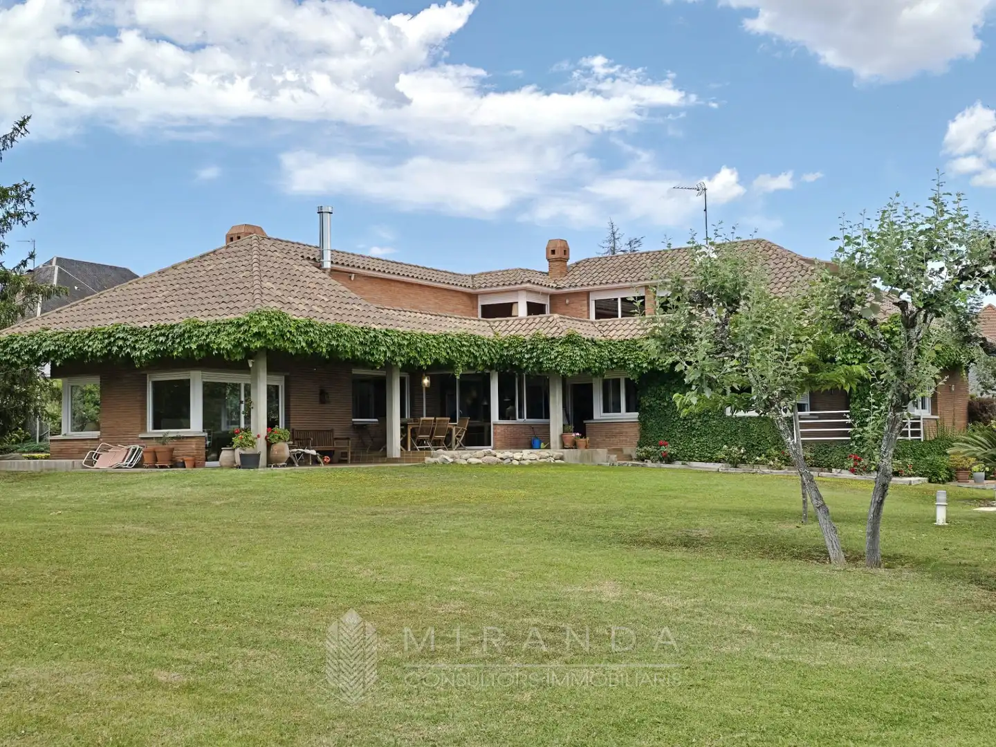 Garden of Houses for sale in Canovelles  with Air Conditioner, Heating and Private garden