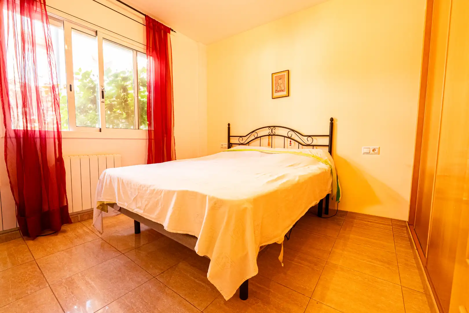 Dormitori de Casa adosada en venda en El Vendrell amb Terrassa i Balcó
