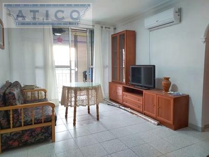 Living room of Flat for sale in  Sevilla Capital  with Air Conditioner and Terrace