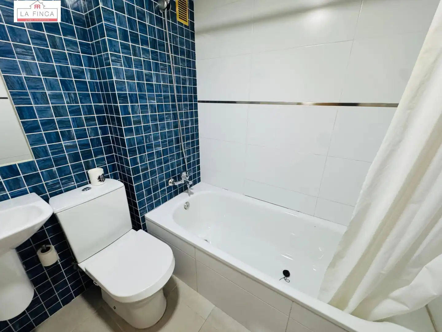 Bany de Pis en venda en Málaga amb Aire condicionat i Moblat