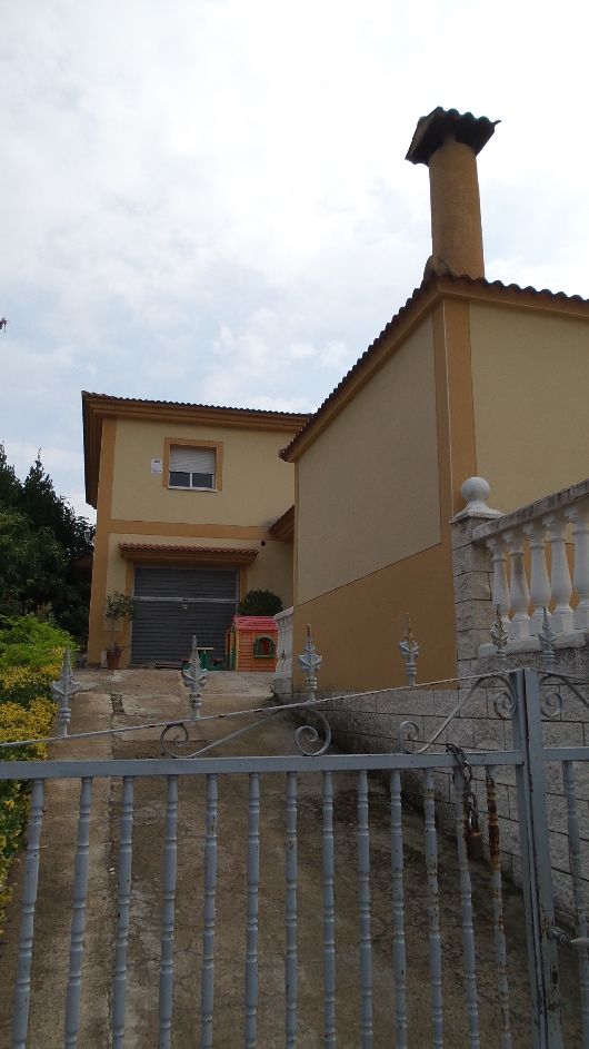 Exterior view of Single-family semi-detached for sale in El Catllar 