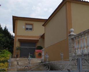 Exterior view of Single-family semi-detached for sale in El Catllar 