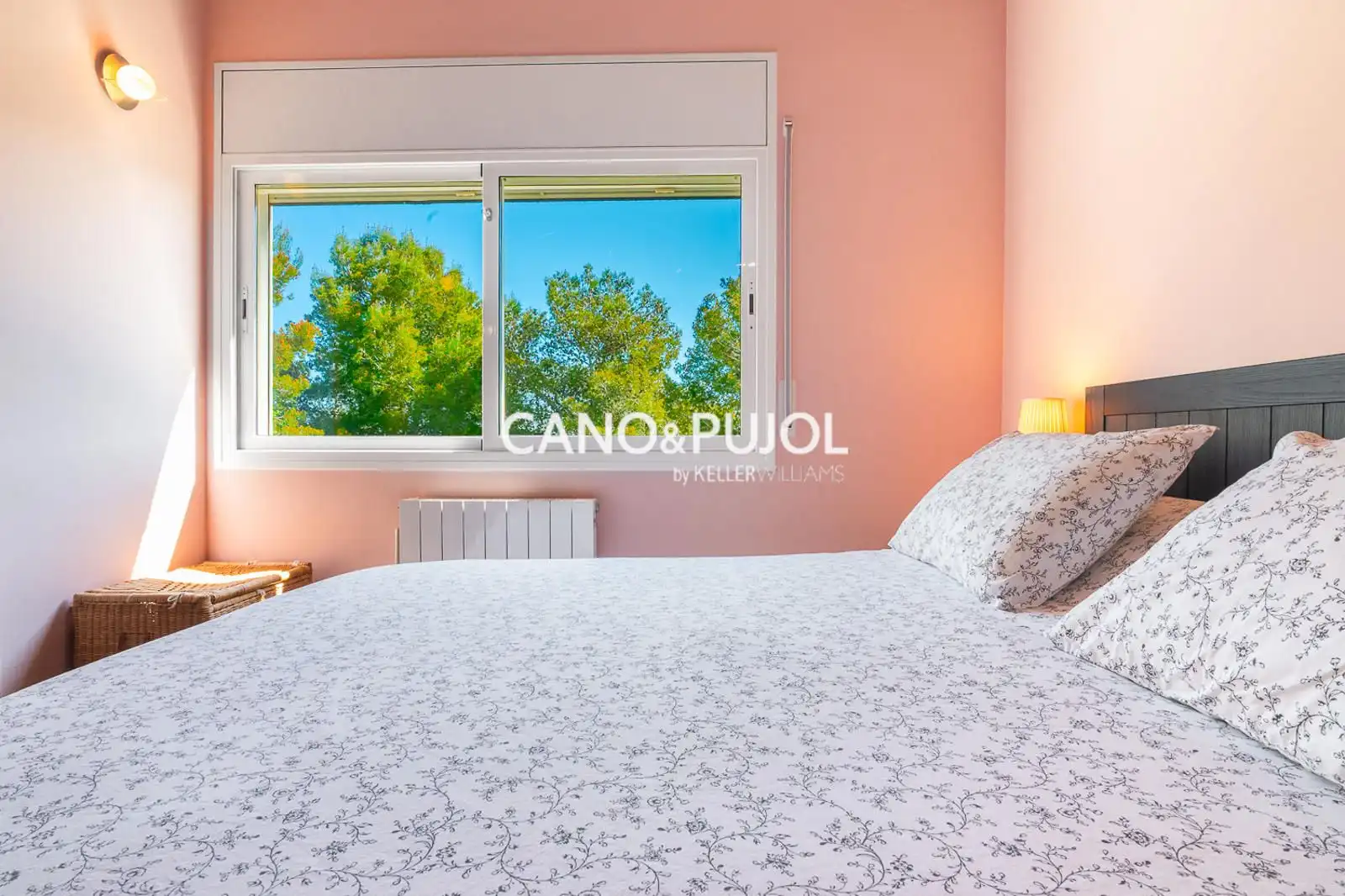 Habitación de Casa o chalet en venta en Corbera de Llobregat con Calefacción, Terraza y Trastero