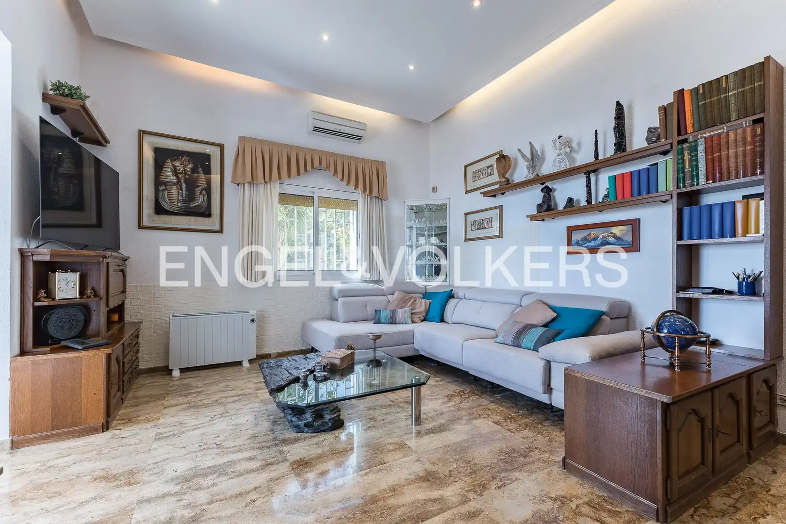 Wohnzimmer von Country house zum Verkauf in Barcelona mit Heizung, Parkett und Terrasse