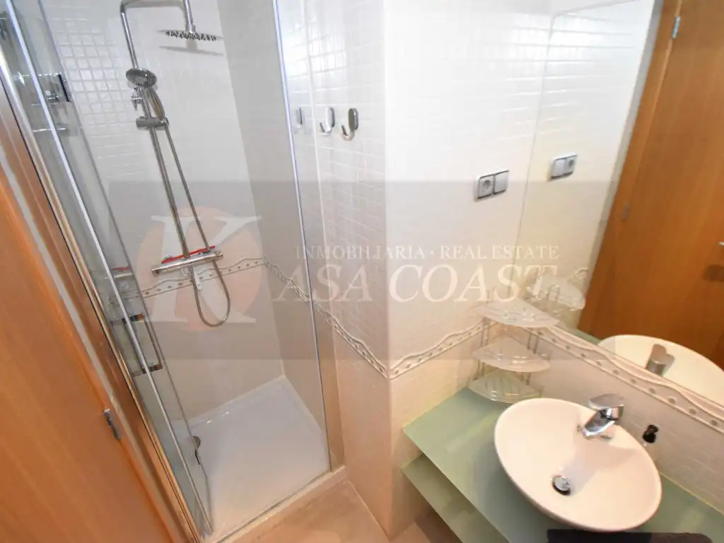 Bany de Àtic en venda en Benalmádena amb Aire condicionat, Jardí privat i Terrassa