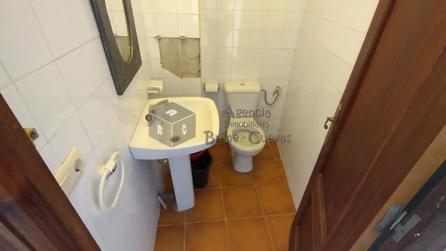 Bany de Local de lloguer en Gijón 