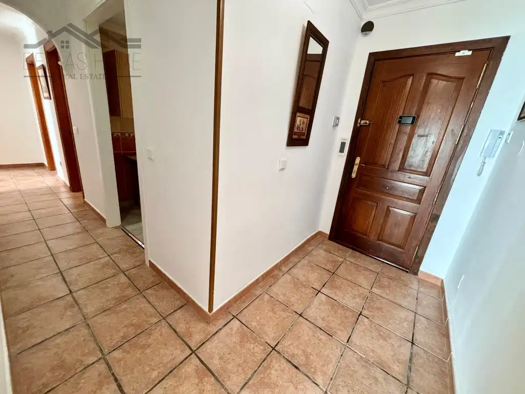 Piso de alquiler en Estepona con Aire acondicionado, Terraza y Amueblado