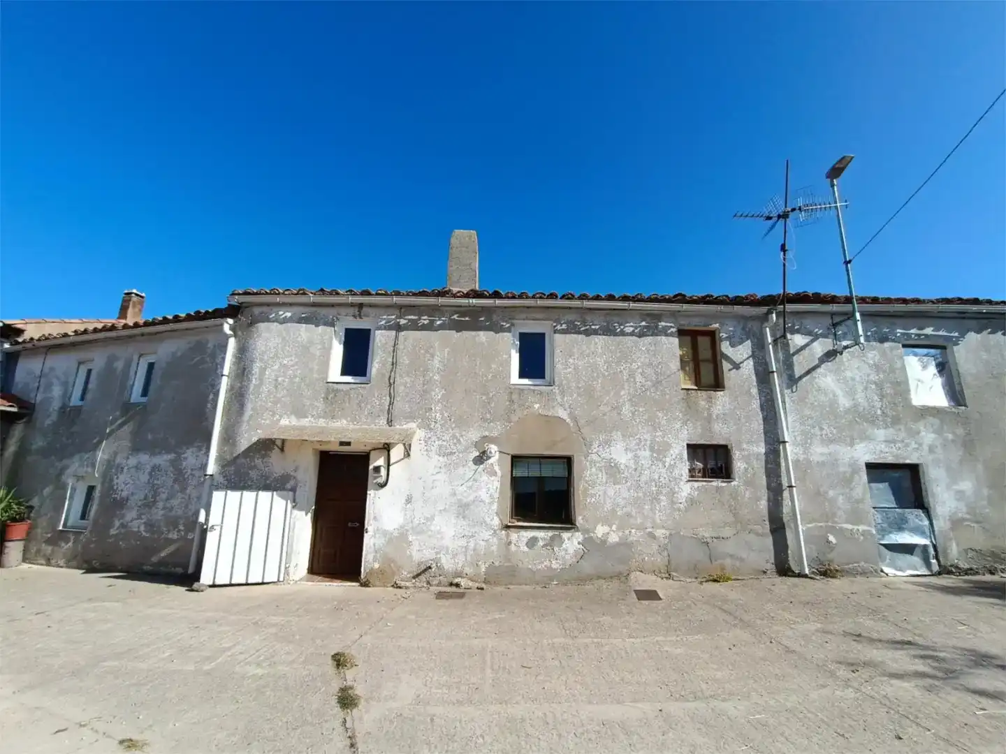 Vista exterior de Casa adosada en venda en Soto y Amío, León