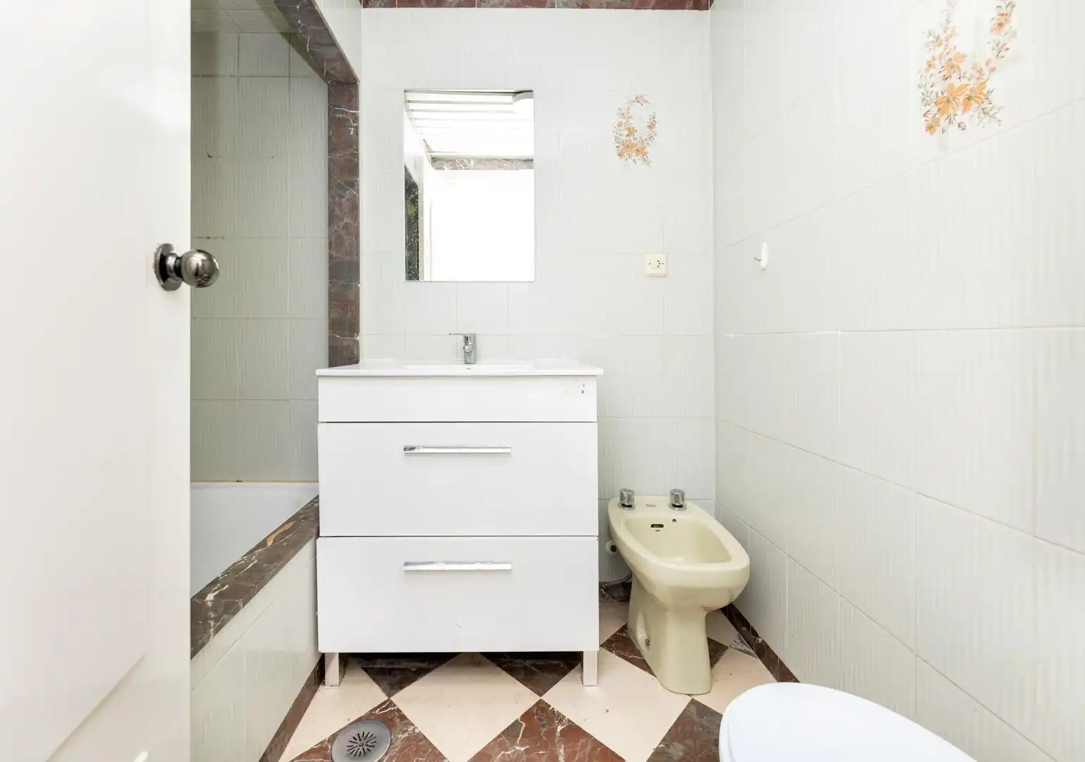 Baño de Piso en venta en Cenes de la Vega con Aire acondicionado y Balcón