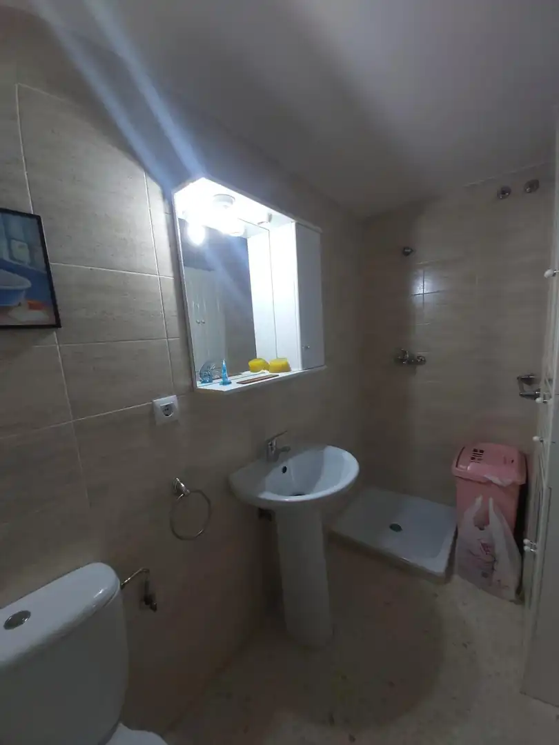 Badezimmer von Wohnung zum Verkauf in Utrera mit Klimaanlage, Abstellraum und Möbliert