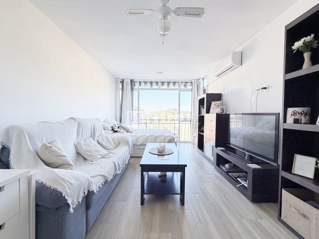 Living room of Study for sale in Rincón de la Victoria  with Air Conditioner and Swimming Pool