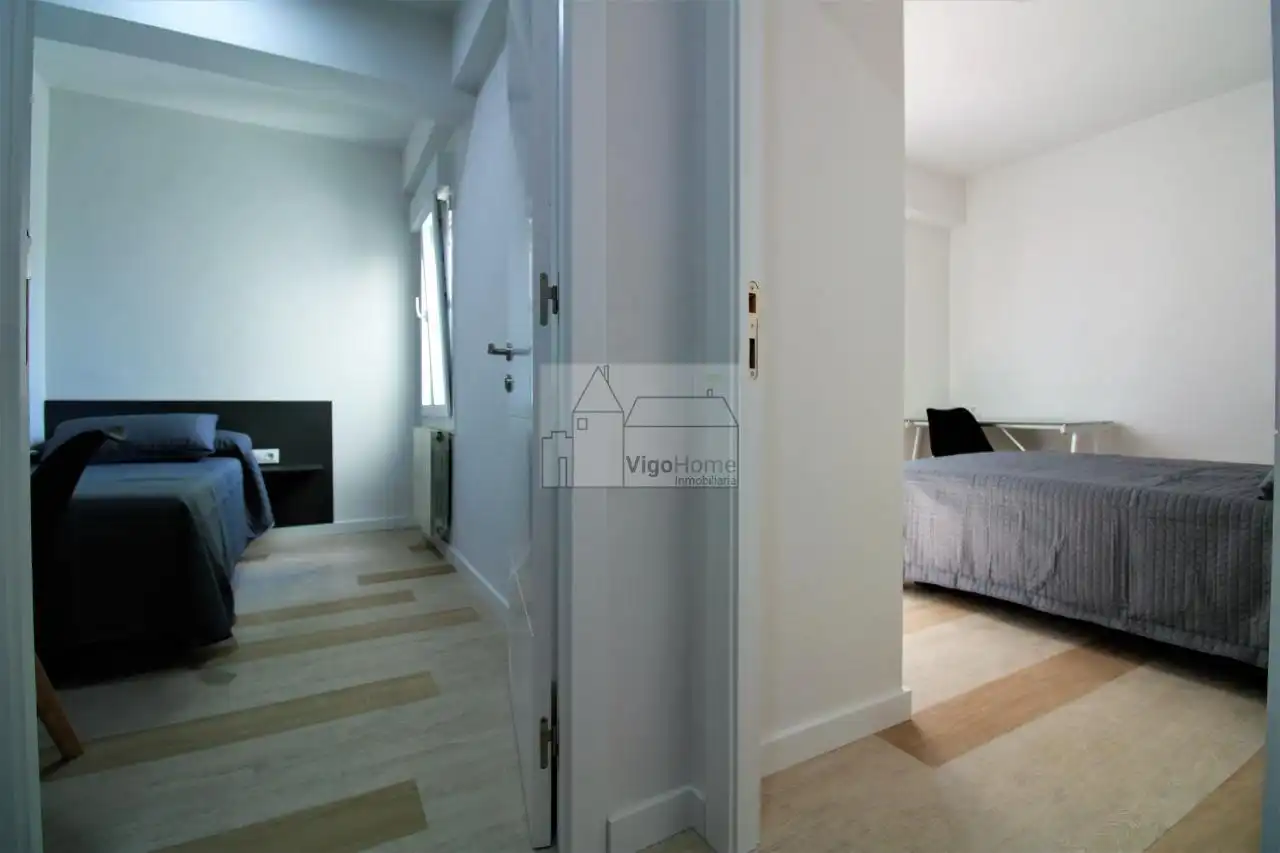 Schlafzimmer von Wohnung zur Miete in Vigo  mit Heizung, Terrasse und Möbliert