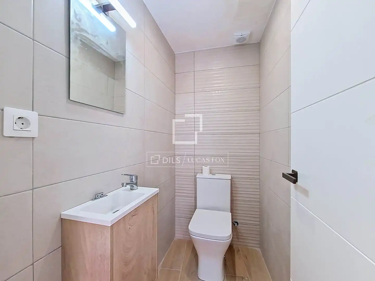 Bany de Casa o xalet en venda en Vilanova i la Geltrú amb Aire condicionat, Calefacció i Terrassa
