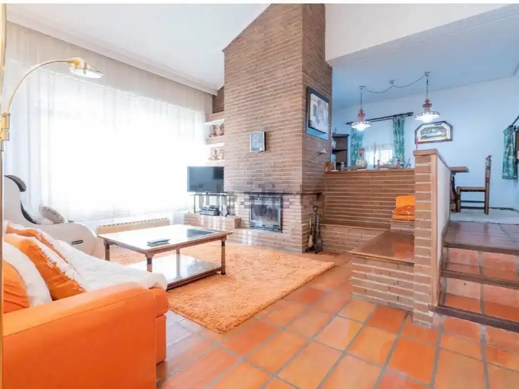 Sala d'estar de Casa o xalet en venda en El Olivar de Mirabal