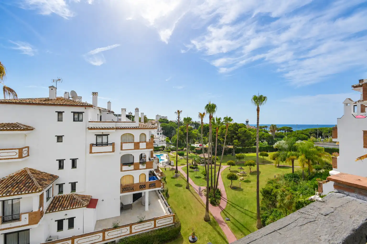 Vista exterior de Apartamento en venta en Mijas con Terraza, Piscina y Amueblado