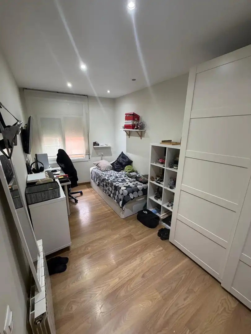 Habitación de Piso en venta en Cornellà de Llobregat con Aire acondicionado, Calefacción y Terraza