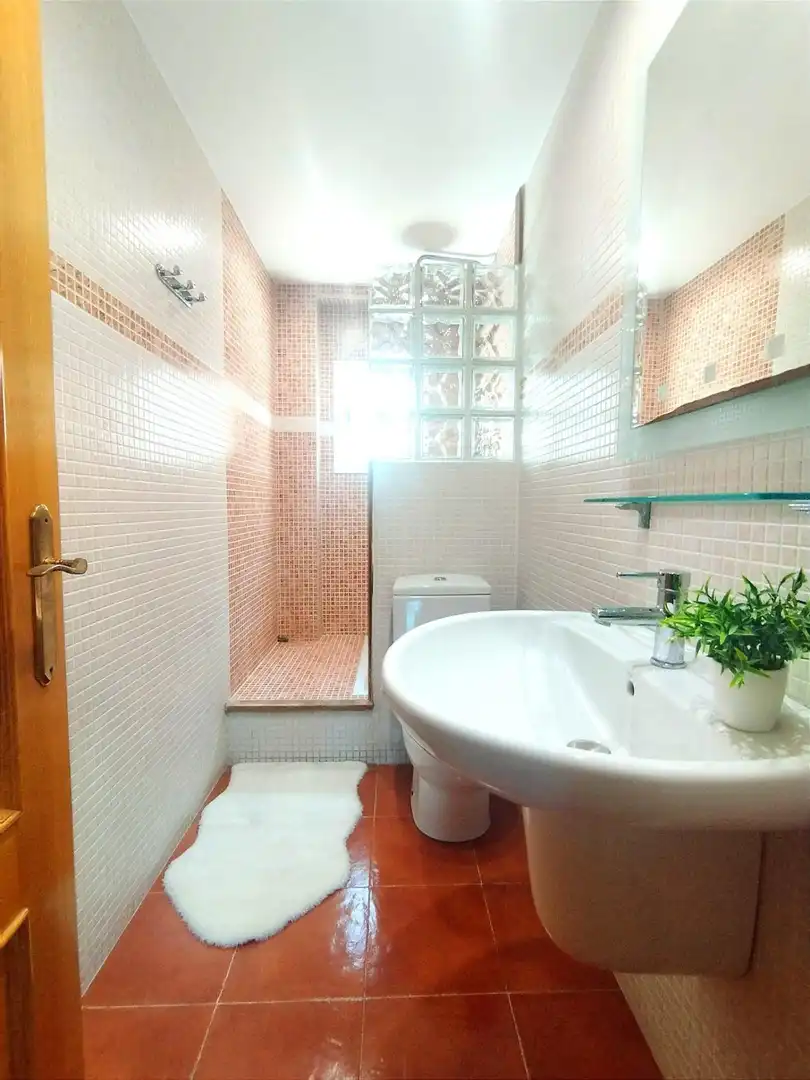 Baño de Piso en venta en Valencia con Aire acondicionado y Balcón