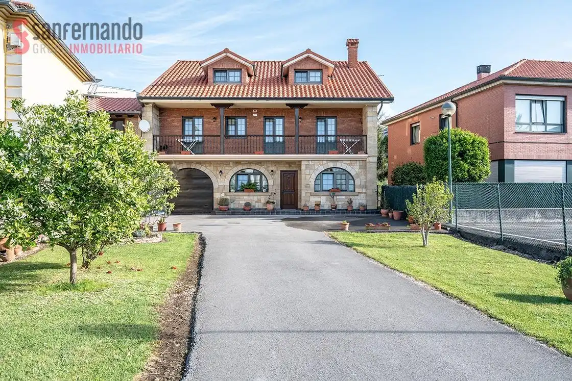 Exterior view of Houses for sale in Miengo  with Heating, Private garden and Storage room