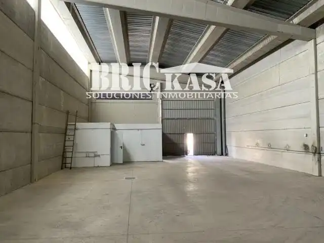 Industrial buildings for sale in Cáceres