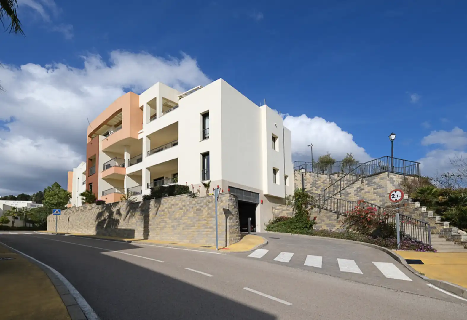 Dúplex con piscina en venta en Urbanizacion los Altos de los Monteros 11, imagen 18