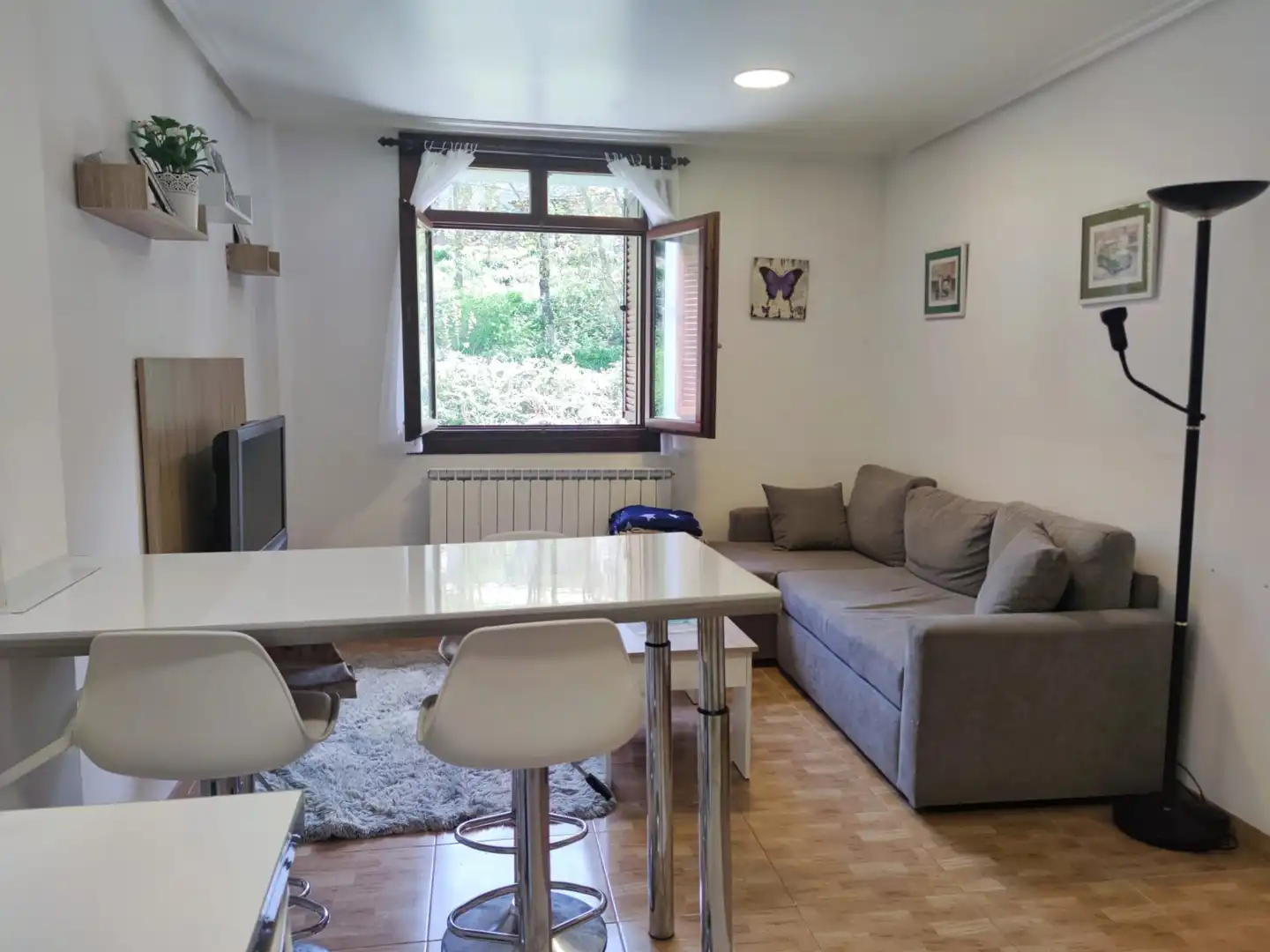 Sala de estar de Apartamento en venta en Ezcaray con Calefacción, Trastero y Amueblado