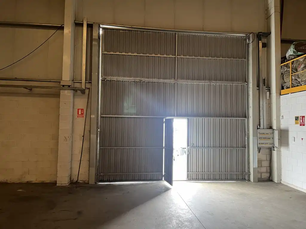 Nave industrial de alquiler en Begonte
