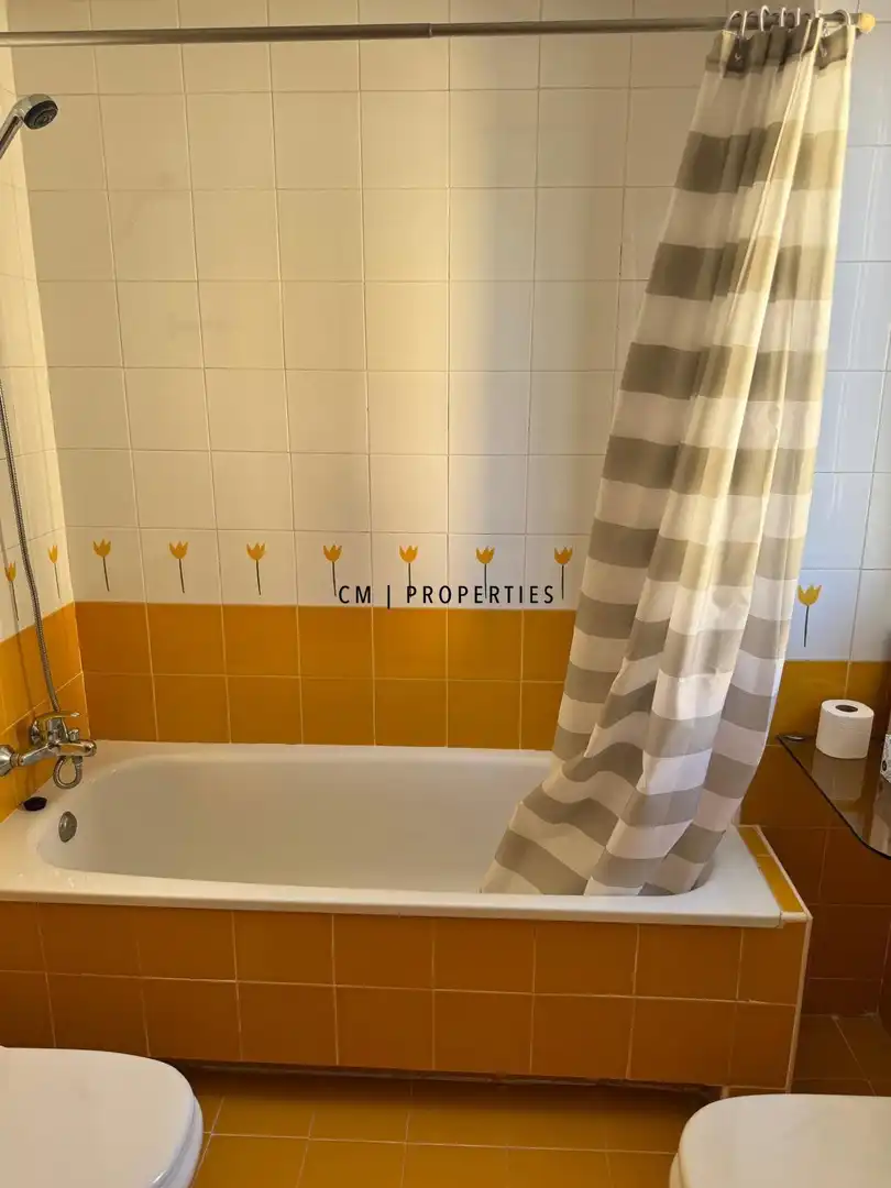 Baño de Casa adosada de alquiler en Rocafort con Aire acondicionado, Calefacción y Terraza