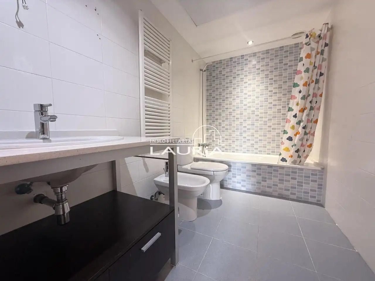 Bathroom of Flat for sale in Burjassot  with Air Conditioner, Heating and Private garden