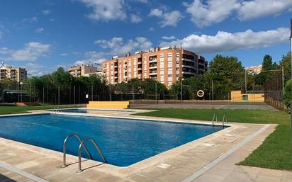 Piscina de Casa adosada en venda en Reus amb Aire condicionat, Terrassa i Piscina