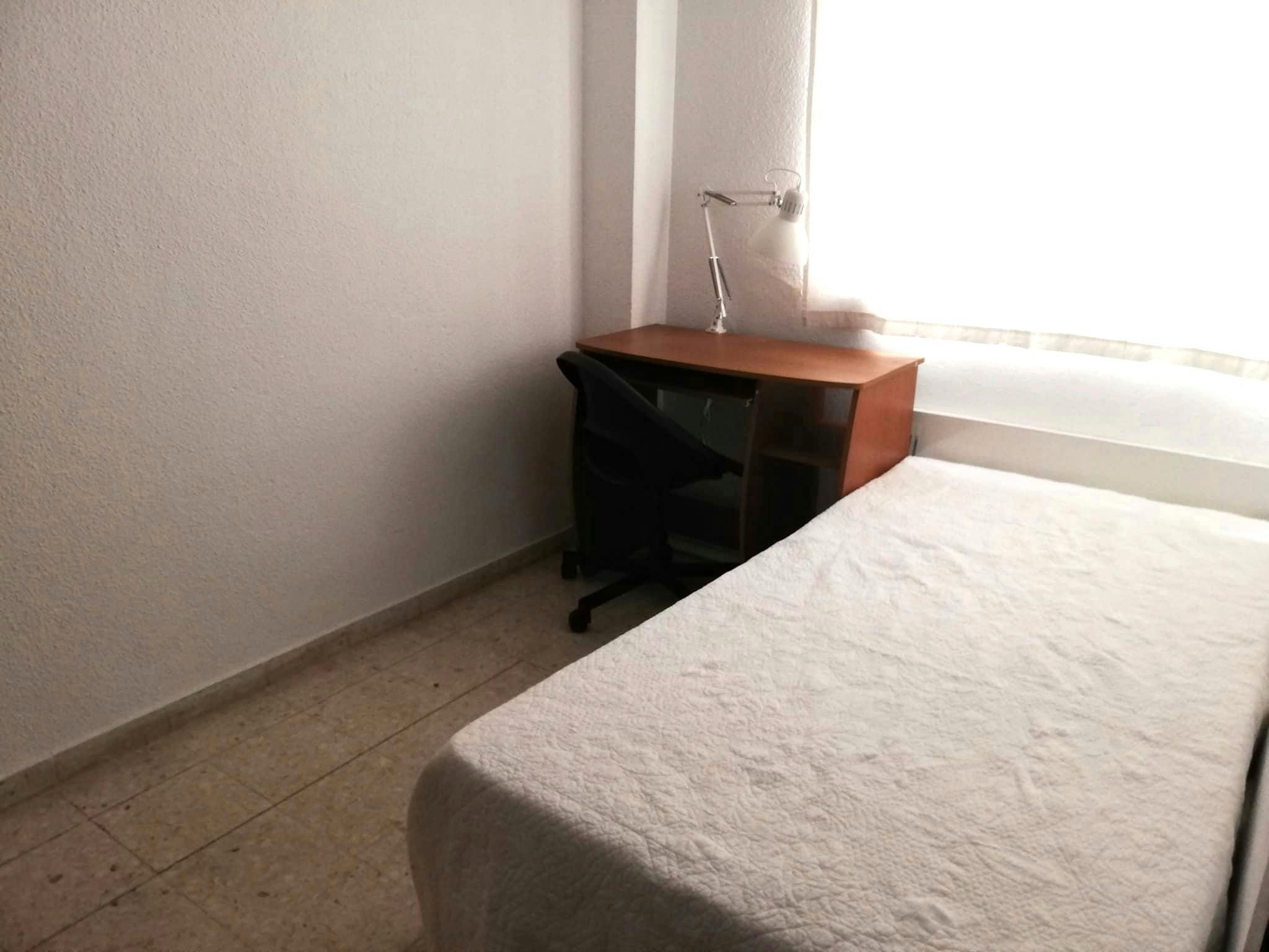 Flat to share in N/A, Ciutat Jardí