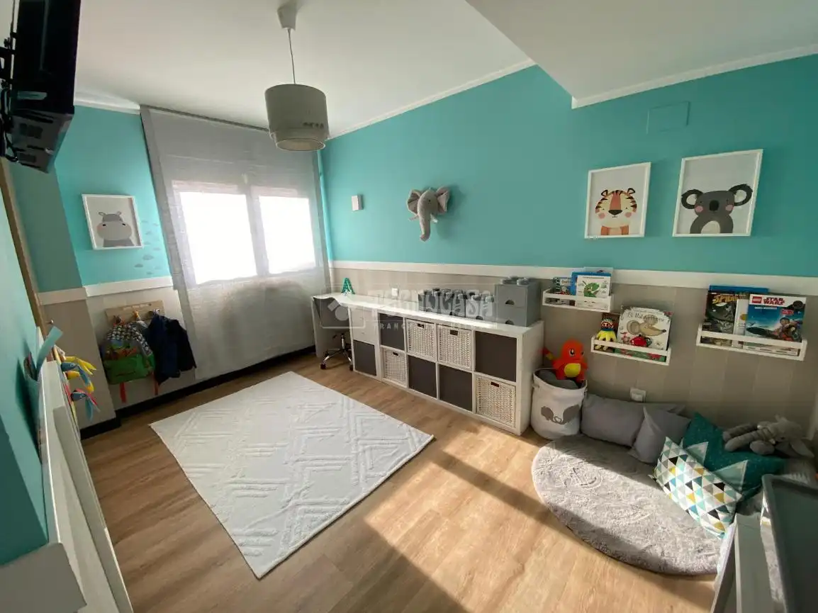 Habitación de Casa adosada en venta en Cuarte de Huerva con Aire acondicionado y Calefacción