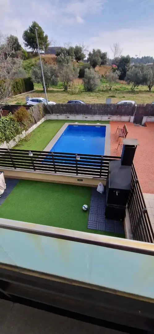 Piscina de Pis en venda en Viladecavalls amb Aire condicionat, Calefacció i Parquet