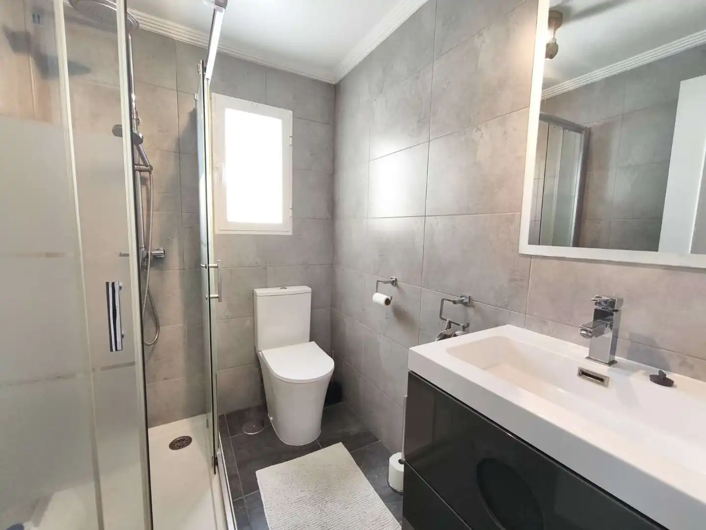 Badezimmer von Wohnungen zum Verkauf in Orihuela mit Klimaanlage, Heizung und Schwimmbad